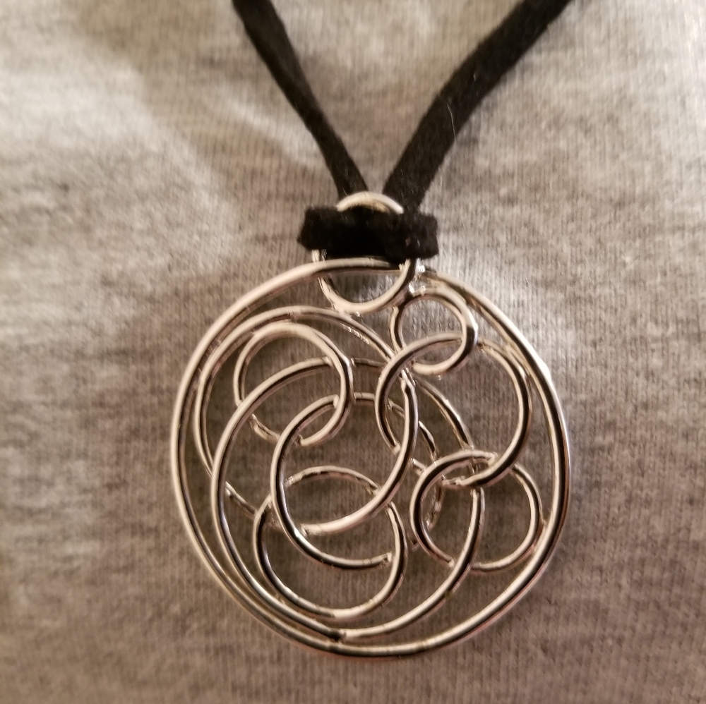 Lia sophia necklace